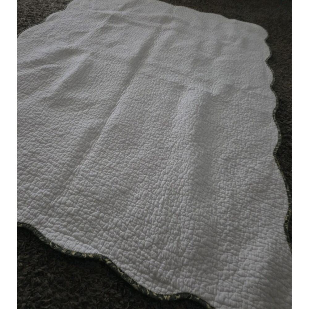 Vintage Cathedral Window Lap Quilt Scalloped Edge 58 X 45" Cottage - Picture 12 of 12